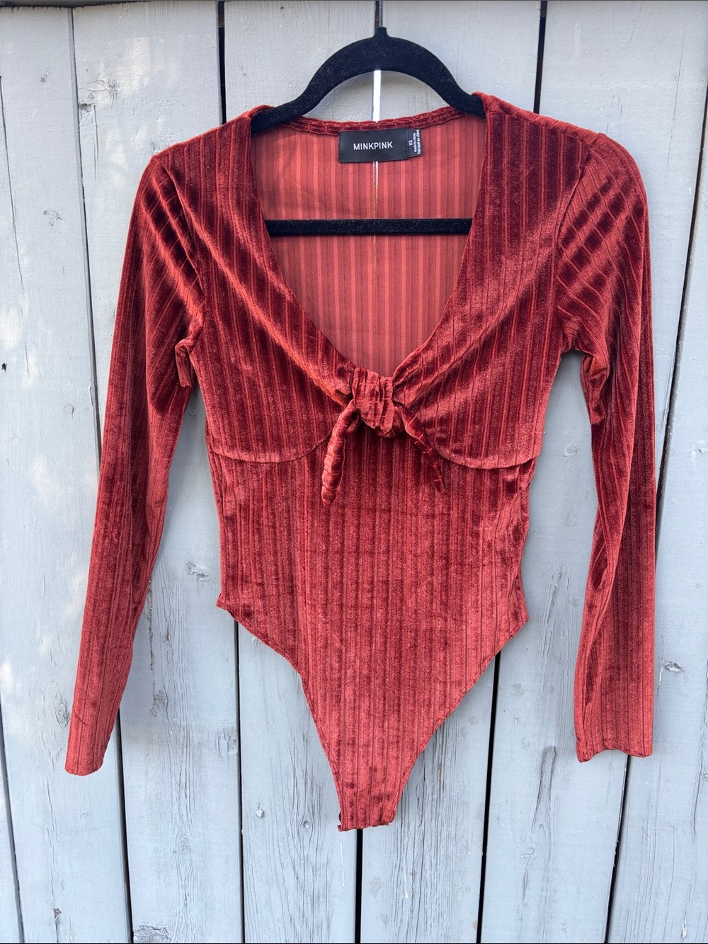 MINKPINK XS Burnt Orange (Rust) Ribbed Velvet Tie-Front Bodysuit (L-96)